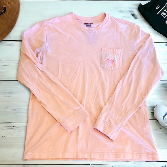 Vegas Golden Knights Hockey NHL soft pink tshirt Great way to show your love🩷 - Picture 8 of 14